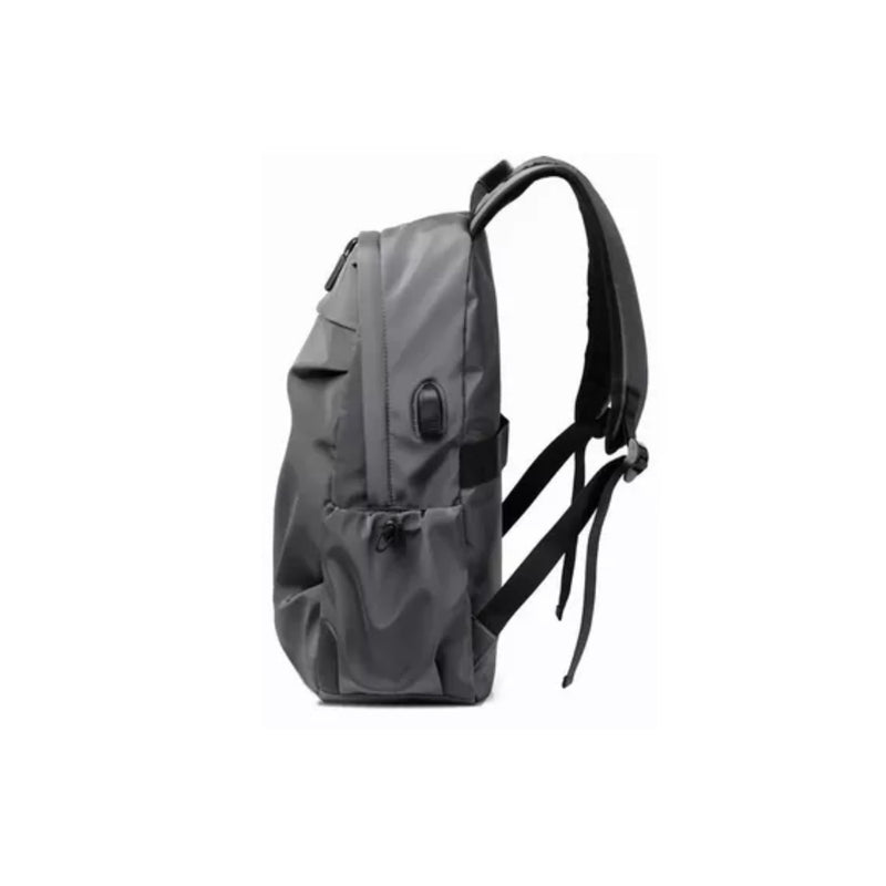 Mochila Impermeable Antirrobo Puerto USB 35 LT Gris