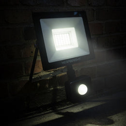 Foco LED Halógeno 30 Watt Sensor Movimiento Luz Fría Certificado